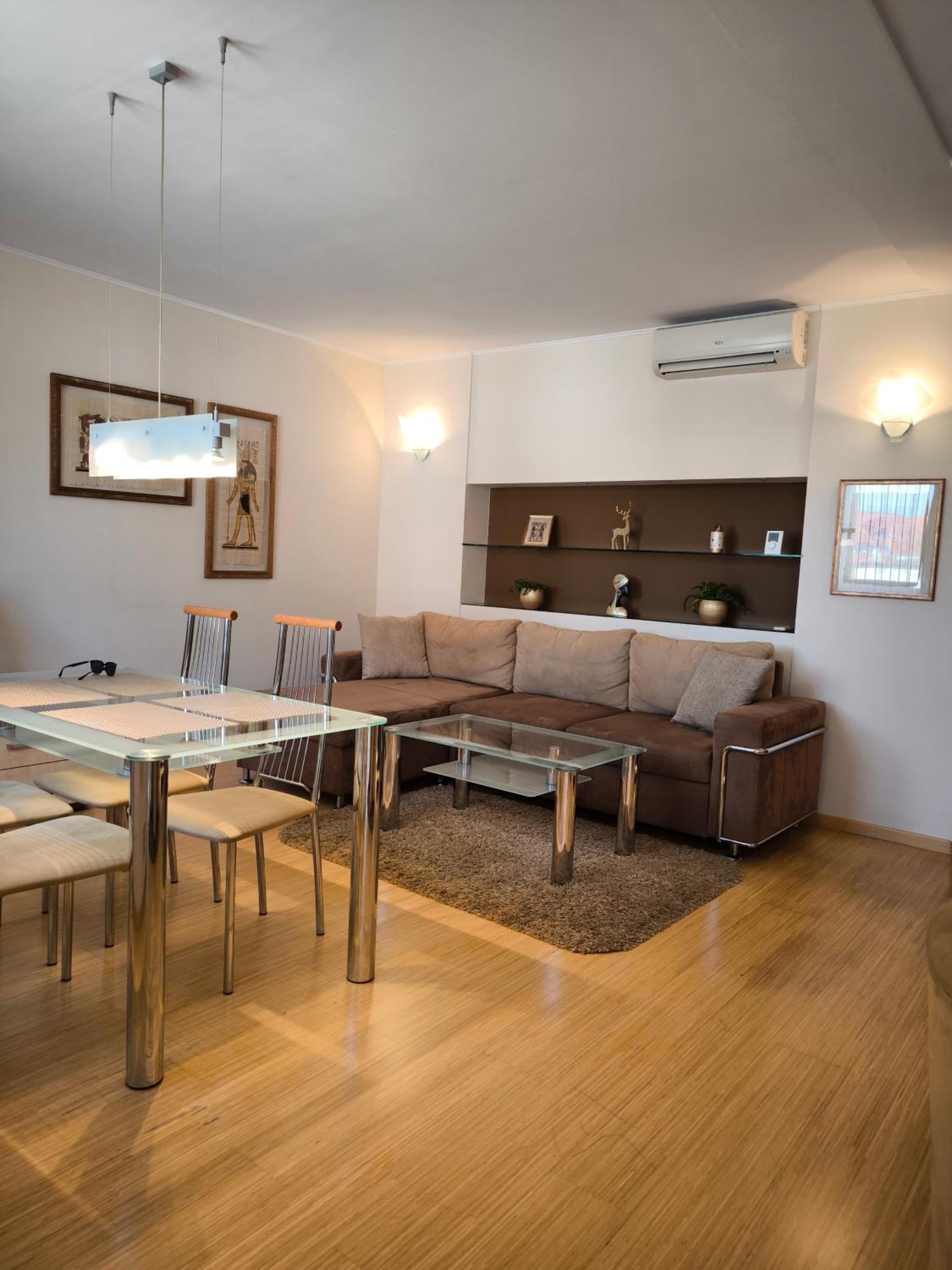 Uroczy Apartament Przy Deptaku Z Parkingiem. Polanica-Zdroj Exterior photo